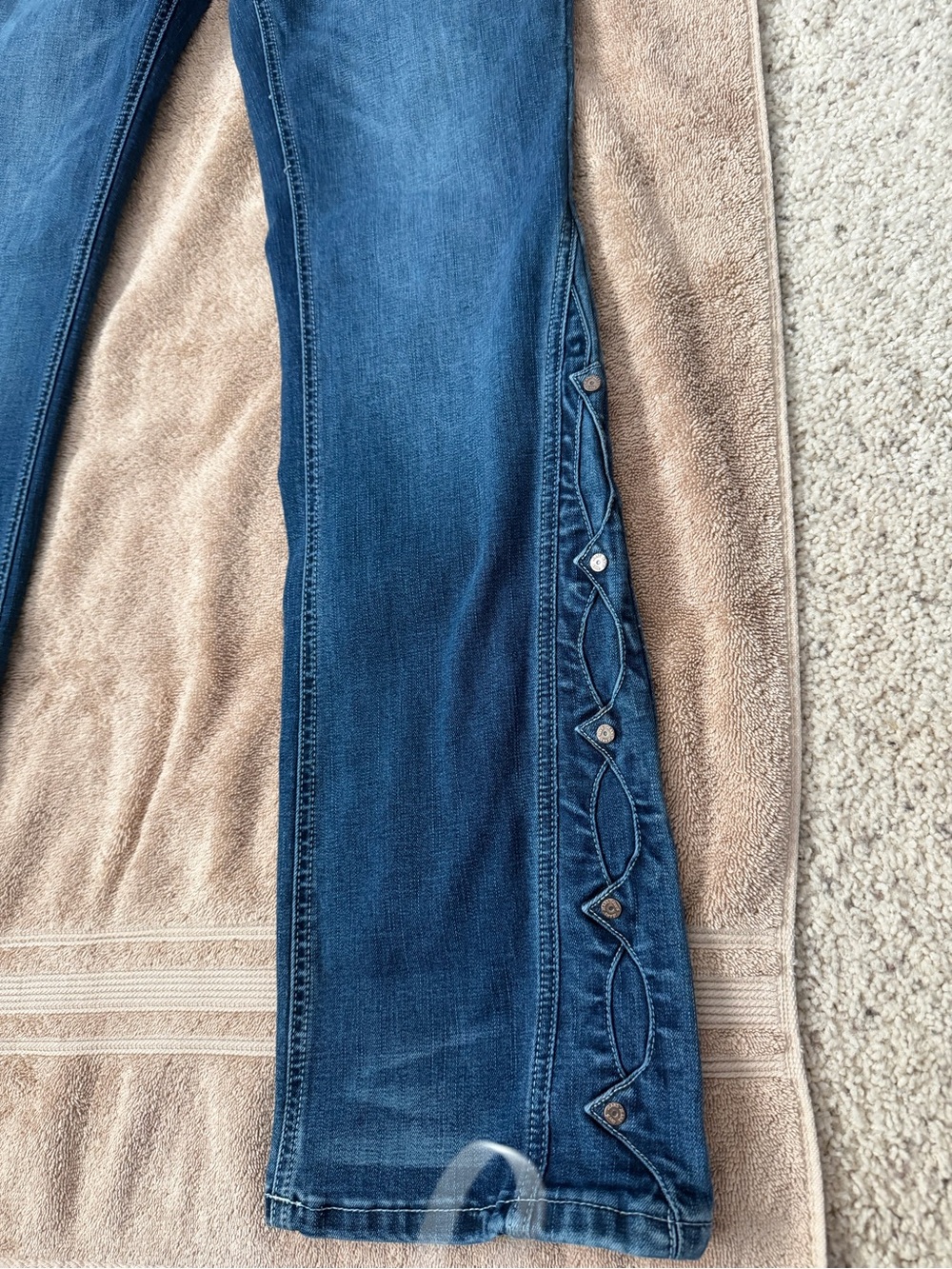Flamingal Woman's  Blue Embroidered Side-Button Jeans